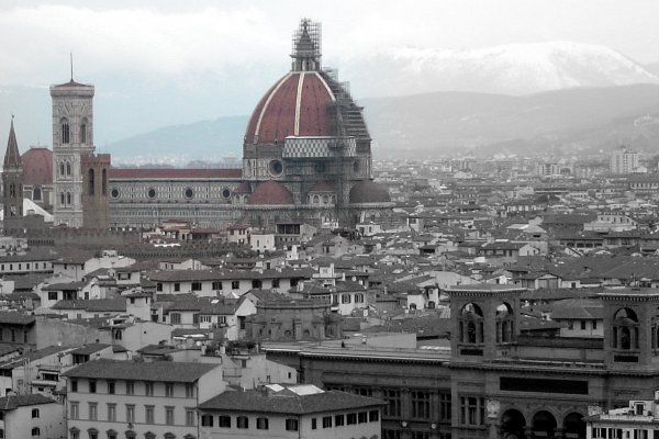 Duomo (600Wx400H) - The Duomo is hard to miss from any part of Florence...(Jacqueline Ahn, from New York currently studying at Polimoda in Florence)  