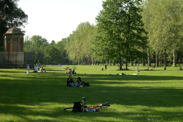 Parco delle Cascine (600Wx400H) - Saturday afternoon at the beautiful Cascine Park. (Photo by Marco De La Pierre) 