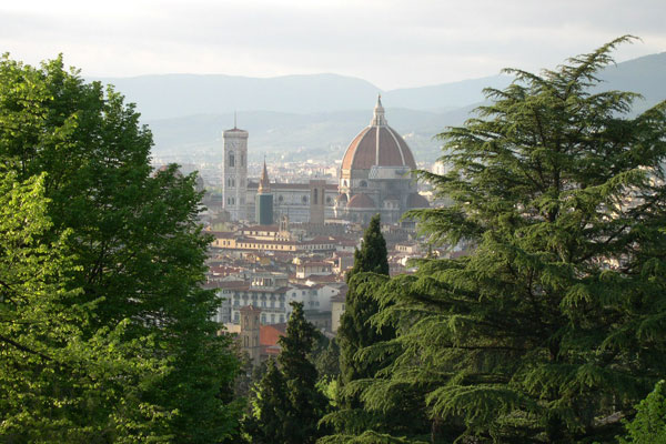 Florence wakes up (600Wx400H) - Morning in Florence. View from San Miniato al Monte. 