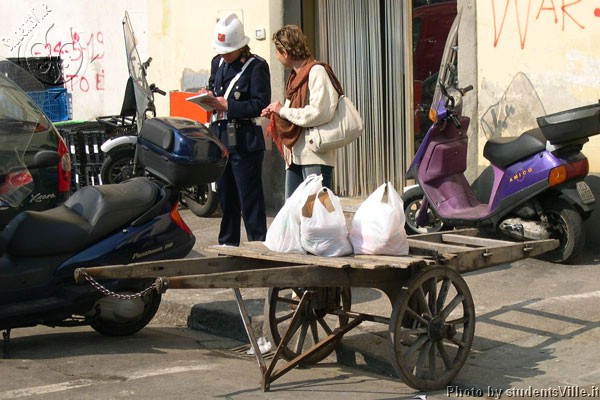 Handcart  (600Wx400H) - Handcart in a no parking zone? The city police of Florence is famous for being very very strict...so pay attention to your parking in the city center! (Photo by Marco De La Pierre) 