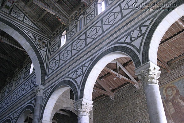 Inside (600Wx400H) - Inside the Basilica of San Miniato (Photo by Paolo Ramponi) 