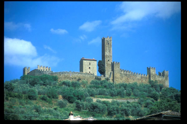 Montecchio Vesponi (600Wx400H) - The Castle - photo courtesy of Paolo Ramponi - castellitoscani.com 