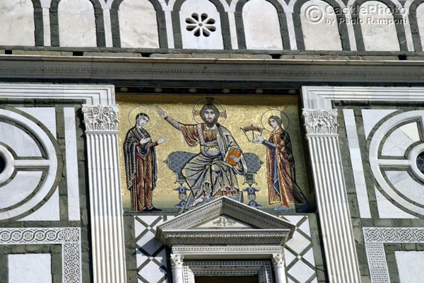 Mosaic (600Wx400H) - Bizantyne mosaic on the facade. (Photo by Marco De La Pierre) 