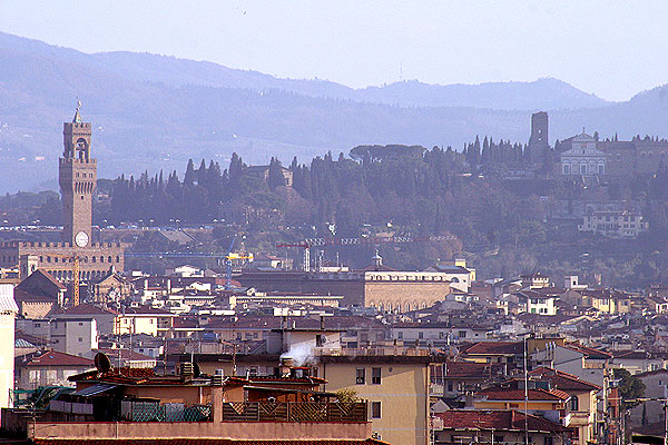Palazzo Vecchio (600Wx400H) - Picture of Palazzo Vecchio (Florence Municipality) taken from the tenth floor of a building located in Novoli district - (Photo by Marco De La Pierre) 