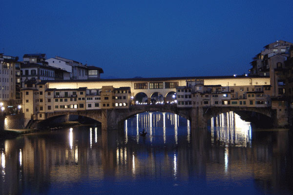 Ponte Vecchio (600Wx400H) - Elegant picture of Ponte Vecchio by night (Photo by Fabio, Internet Station Service in Largo Alinari, 30) 