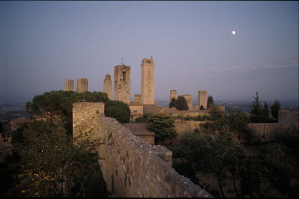 San Gimignano (600Wx400H) - San Gimignano, Tuscany (Photo Courtesy of <a href='http://www.studentsville.it' target='_blank'>studentsVille.it</a>) 