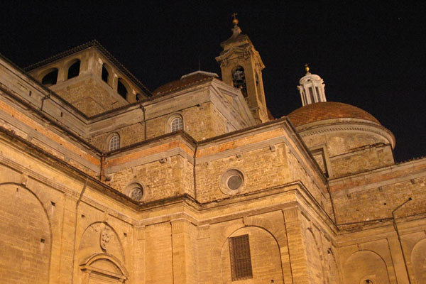 San Lorenzo Chapel (600Wx400H) - San Lorenzo Chapel by night (Photo by Paolo Ramponi) 