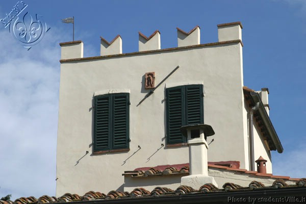 Villa Sestini (600Wx400H) - The crenellated tower of Villa Sestini. An enchanting Villa transformed in Bed and breakfast, located on the hills around Florence. From these windows you can admire all the city of Florence. (Villa Sestini B&B is partner of studentsVille.it) 